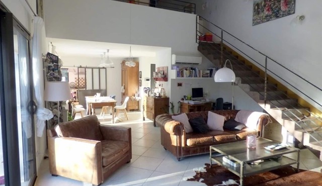 Beautiful quiet house with pool