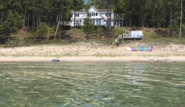 Beautiful Quiet and Serene Cottage On Lake Michigan