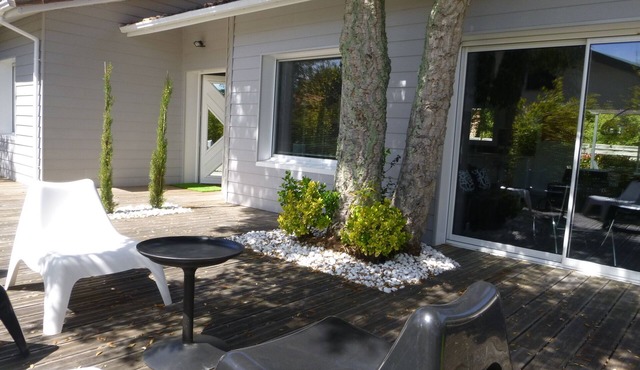 BEAUTIFUL QUIET AND LUMINOUS CONTEMPORARY VILLA, rated 4 STARS by CDT LANDES