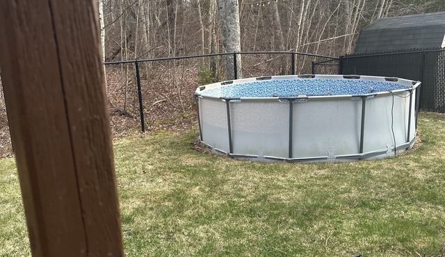 Beautiful, Quiet Family 2 bedroom home in Dieppe 5 minutes drive to the airport