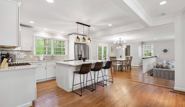 Beautiful & Quiet Newly Renovated 4 Bedroom Retreat