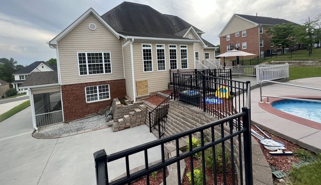 BEAUTIFUL quiet neighborhood poolside home suite.