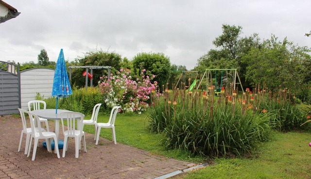 Beautiful, quiet residence in the countryside 5 kms from the beach