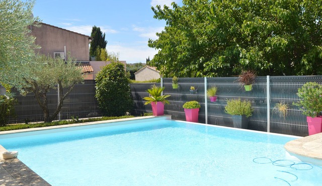 Beautiful, quiet villa with large swimming pool,