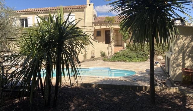 Beautiful, quiet villa, not overlooked, 10 minutes from Nîmes!