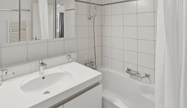 Beautiful, quite and very central 2BR flat (Sky6)