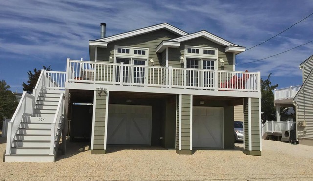 Beautiful Raised Ranch with Views of the Bay