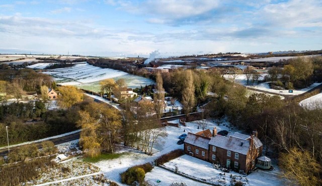 Beautiful Rambling Cottage for 14 in Nottinghamshire