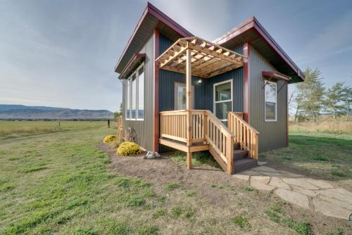 Beautiful Ranch Cottage - 45 Mi to Yellowstone NP!
