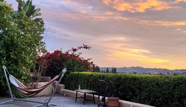 Beautiful Rancho Bernardo, Heated Salt water Pool/Jacuzzi.
