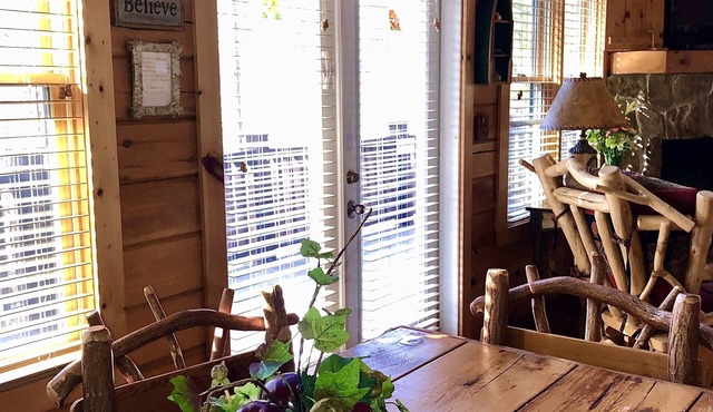 Beautiful real log cabin in Wilderness Walk