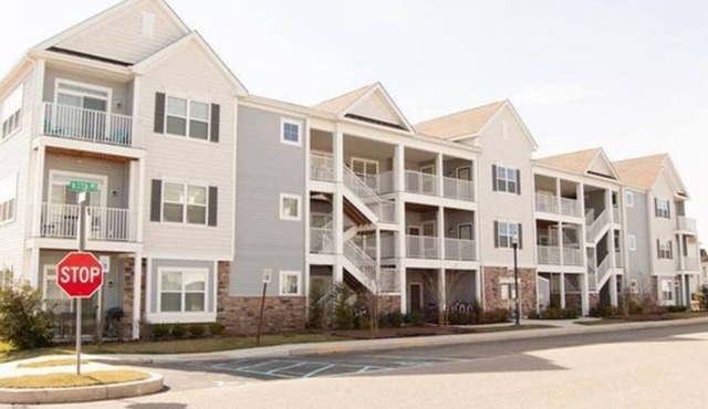 Beautiful Rehoboth Beach Condo! 3 bed 2 bath! 2 Pools! Tennis! Gym!