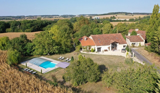 Beautiful Relaxing Retreat with Private Swimming Pool