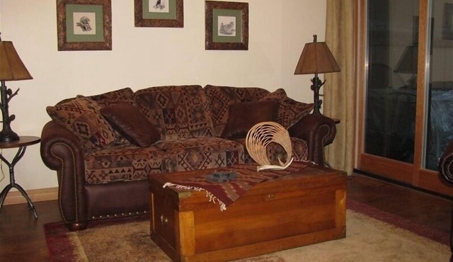 Beautiful Remodeled Condo - 10% off 7 days or more!