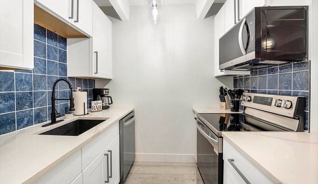 Beautiful remodeled 1-bedroom condo in Littleton/Englewood with Pool