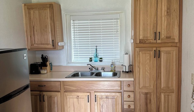 Beautiful remodeled 1 br 1 ba casita in the south side of Espanola.