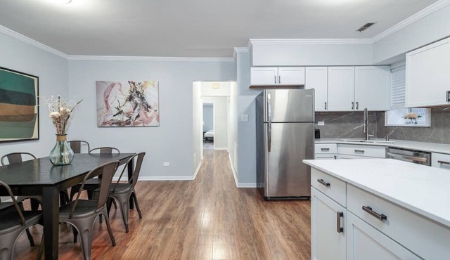 Beautiful, Remodeled Penthouse Unit in Old Town!