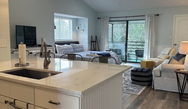 Beautiful remodeled studio across street to ocean SAWGRASS BEACH VILLAS