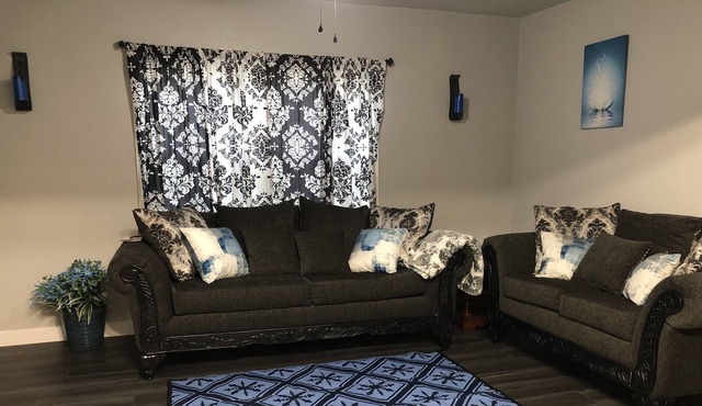 Beautiful ,remodeled 3 Bedroom 1 bth 10min from UAPB 10 minfrom Saracen casino