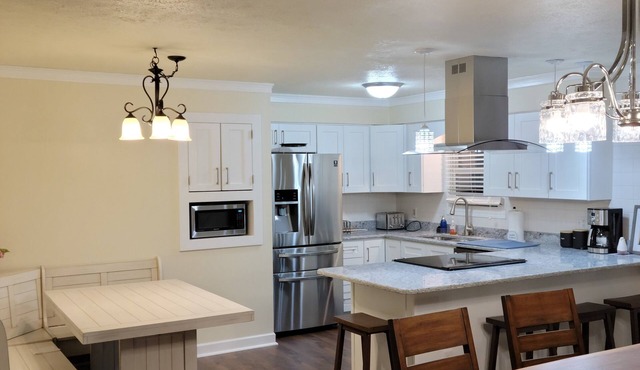 Beautiful Remodeled Home very close to Notre Dame