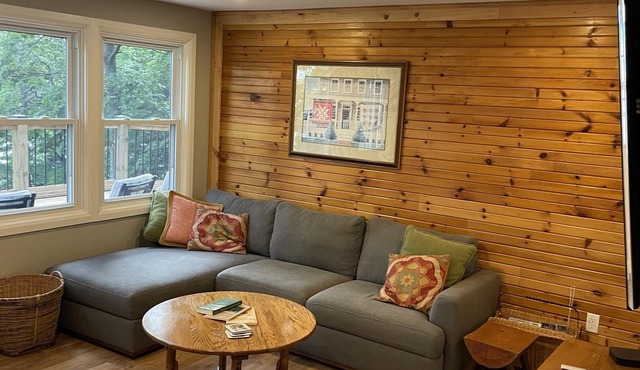 Beautiful Remodelled Private Cottage on the Upper Rideau Lake