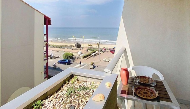 Beautiful renovated studio for 2 people 50 m from the beach in Lacanau Ocean