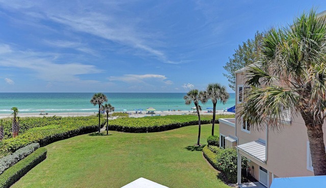Beautiful, renovated Gulf Front at Sand Cay with private beach on Longboat