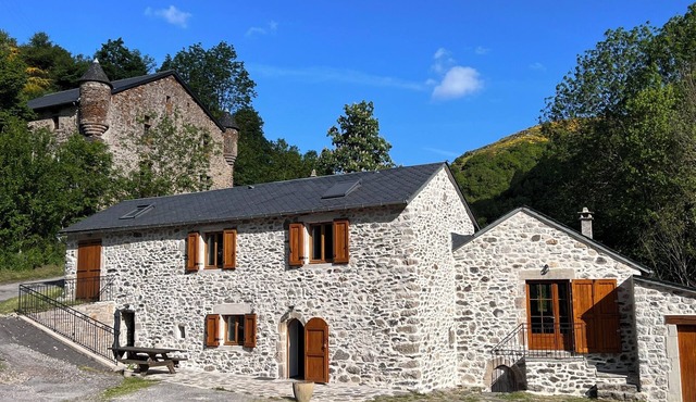 Beautiful renovated barn in a small Cévennes hamlet near the Grands Causses.