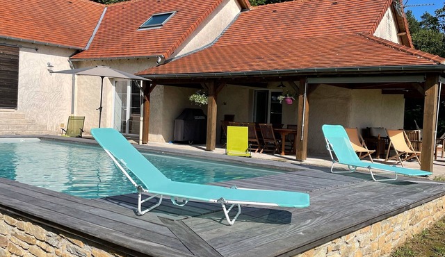 Beautiful renovated barn with private heated swimming pool 9mx4m, view over the valley