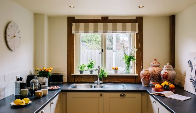 Beautiful Renovated Barn - Sleeps 4 in two bedrooms