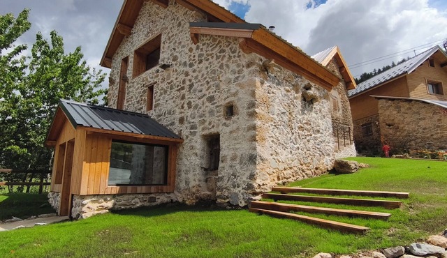 Beautiful renovated chalet at the foot of the Roubion slopes