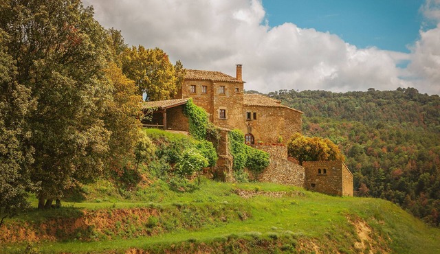 Beautiful renovated farmhouse very close to Barcelona