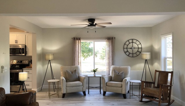 BEAUTIFUL Renovated Farmhouse!!