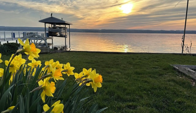 Beautiful renovated Farmhouse on Seneca Lake. Finger Lake Wine Trail.