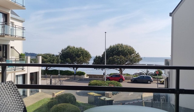 Beautiful renovated apartment with sea view in the center of Concarneau