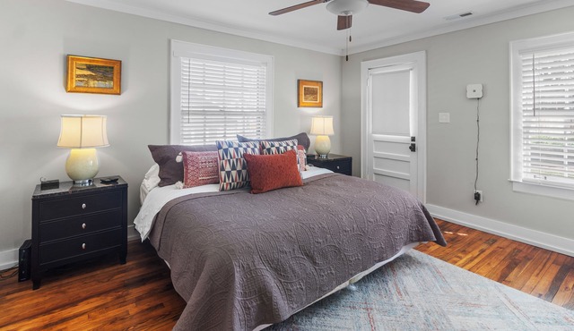 Beautiful renovated home minutes to downtown perfect for a family or batch trip