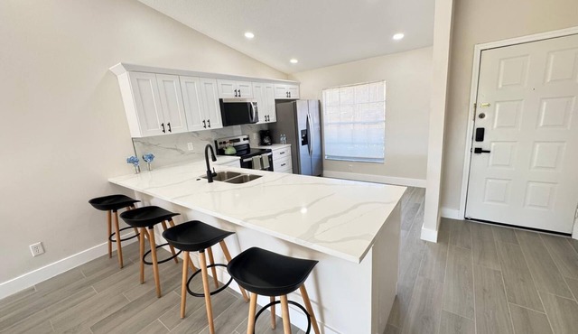 Beautiful renovated house 20min from Disney - Universal - Seaworld