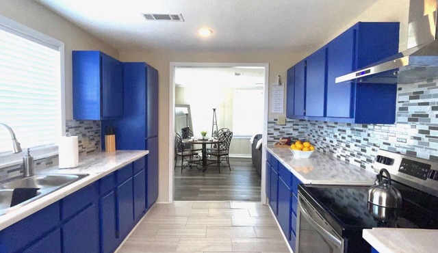 Beautiful renovated home on the hill near the MS River in historical Natchez.nn