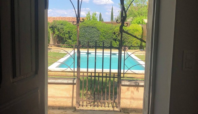 Beautiful renovated house, brazier pool, facing the luberon ideal for family and friends