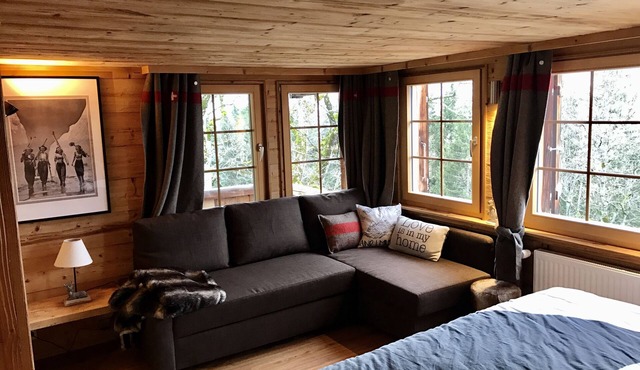 Beautiful renovated house, great location (new listing)
