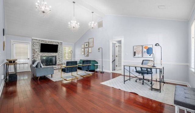 Beautiful, renovated, spacious 5Bed/3bath home in peaceful, safe neigbourhood