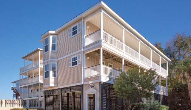 Beautiful Resort in Ocean Ridge 1BD near at Botany Bay