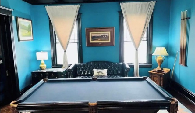 Beautiful, Restored Historic Craftsman House, Perfect for groups!