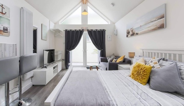 Beautiful Retreat for 2. Near Eden, Heligan & the coast.