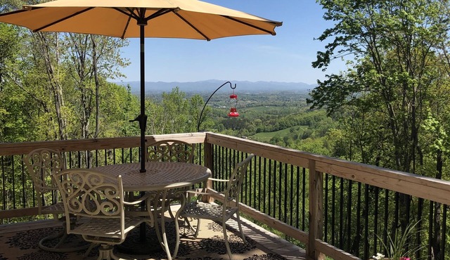 Beautiful retreat on 6 acre private mountain with the most breathtaking views