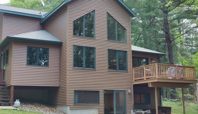 Beautiful retreat on Lower Long Lake, privacy and waterfront!