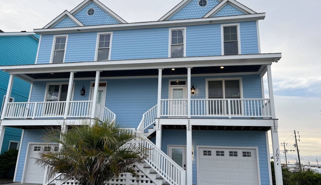 Beautiful Retreat with Ocean & Sound Views