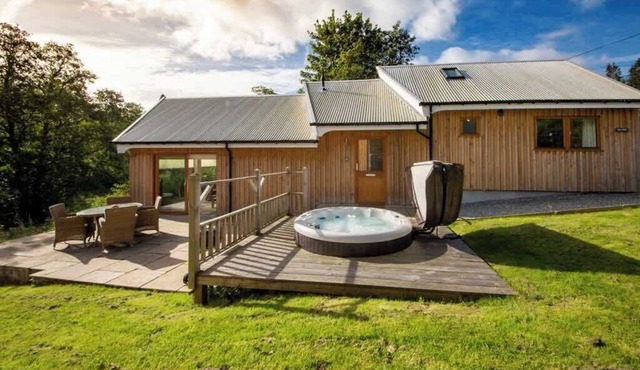 Beautiful river fronted house with private hot tub