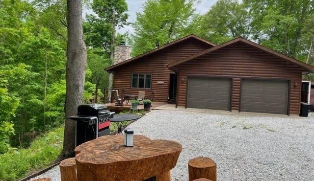 Beautiful River Property, less than 5 minutes from DT New Buffalo!