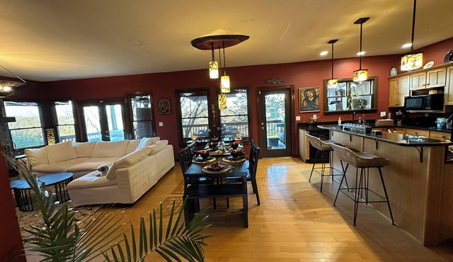 Beautiful River Retreat Sanctuary in Nashville